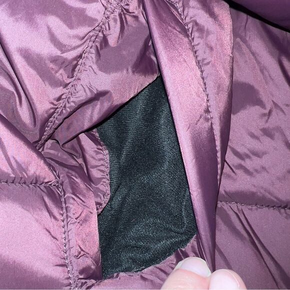 DKNY Sport NWT Puffer Jacket Hooded Colorblock Burgundy w/Zipper Front $169.50+ - Picture 10 of 13